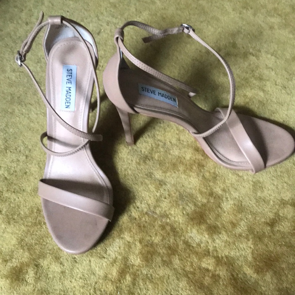 EUC strappy nude Steve Madden heels